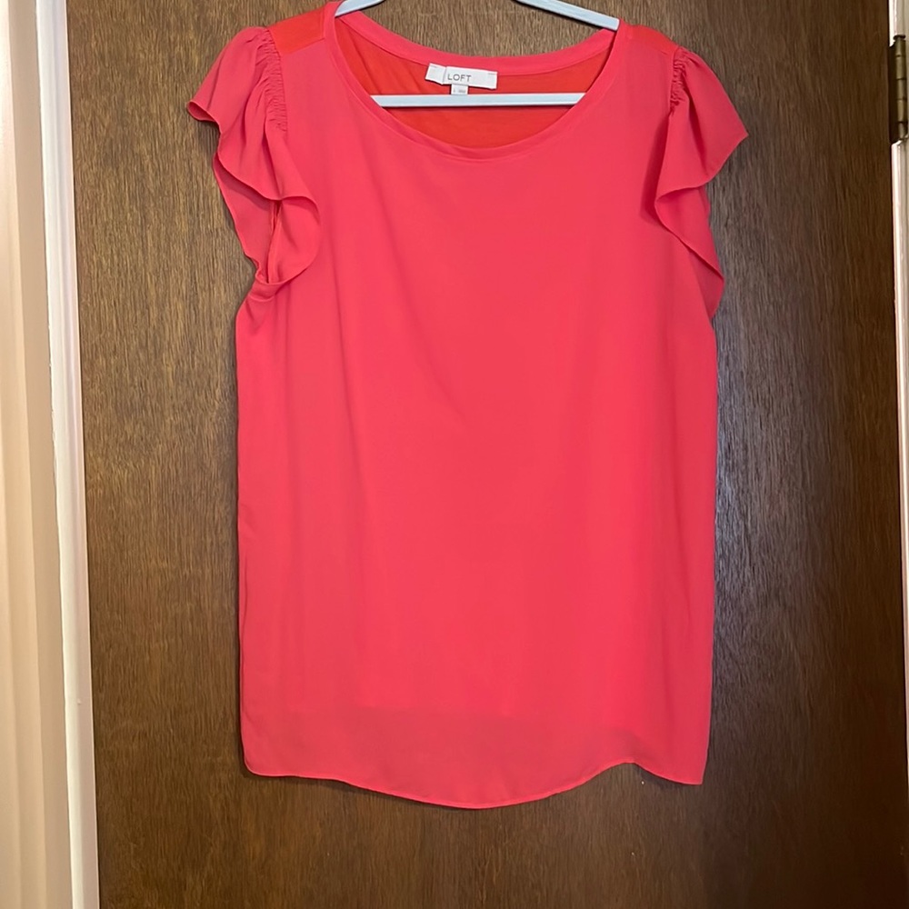 Loft flutter sleeve top sz L